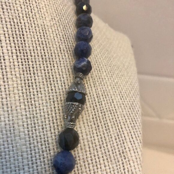 Blue Lapis And Silver Pendant Necklace - Picture 5 of 7